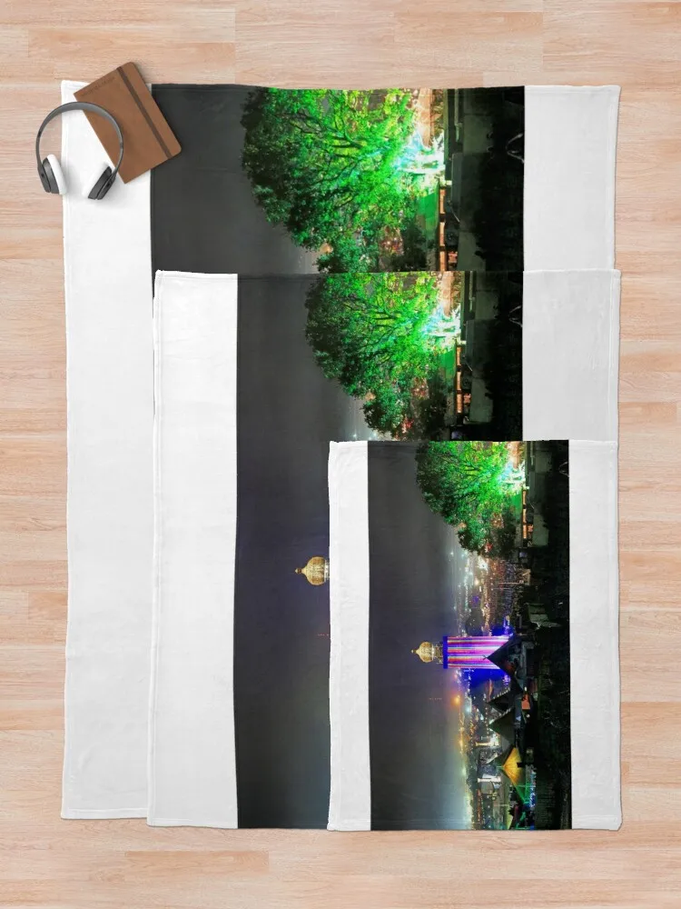 Glamonbury by night ���, ���Ÿ� �β��� ���