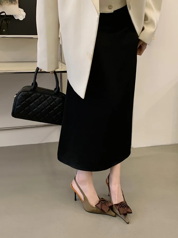 Elegant silk pumps - side view