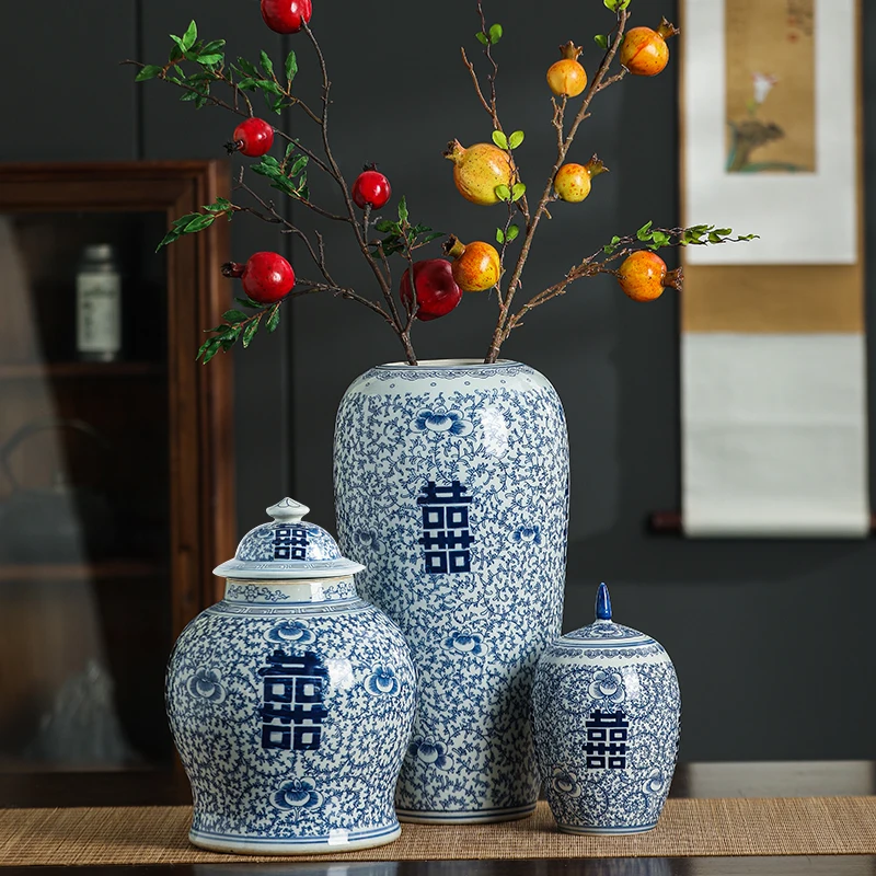 New Chinese Classical Blue And White Pottery Double Happiness Ceramic Storage Jar Home TV Cabinet Wine Cabinet Decoration 2