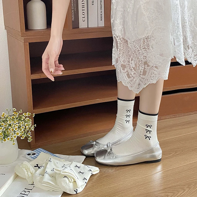 5/10 Paar Damen-Socken mit Fliege und mittlerem Bein, Blumenspitze, Bordüre, Dekoration, leicht, atmungsaktiv, weich, bequem, lässig – Detail 7