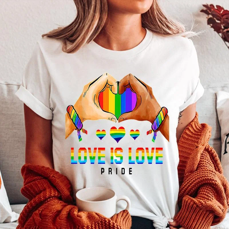 Рисунок 2 - Женская модная футболка с принтом Love Is Love Pride