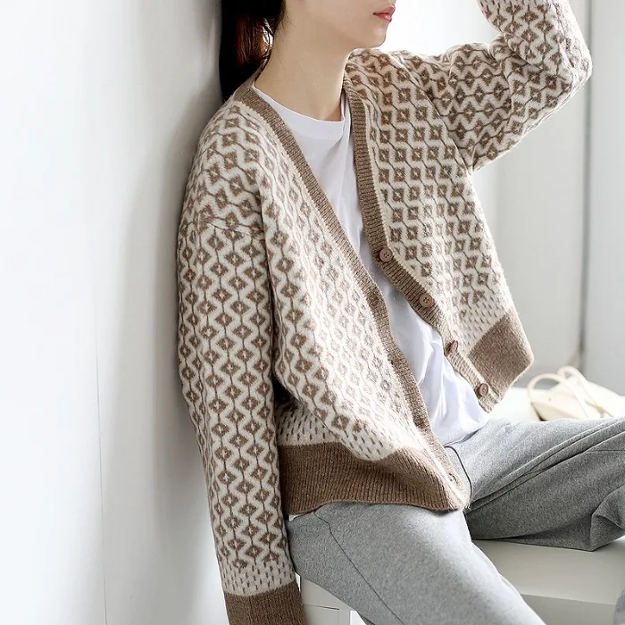 2022 Women's Argyle Sweaters Autumn Winter Plaid V-Neck Cashmere Cardigans Button Full Sleeve Checkered Oversize Sweater Tops black cardigan Sweaters