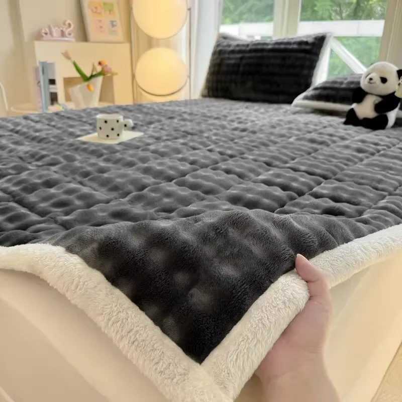Winter Warm Plush Mattress Toppers Super Soft Single Double Foldable Milk Velvet Thicken Fitted Bed Sheet Bed Cover Tatami Mat 4