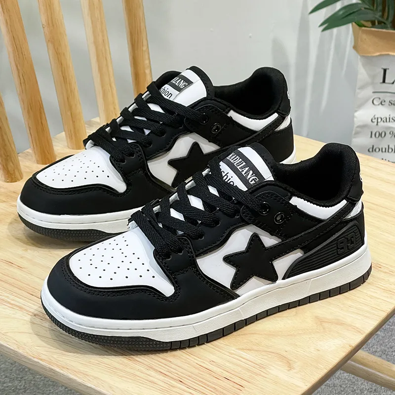 2023 New Trend Cartoon Print Black Men's Sneakers Skateboard Panda