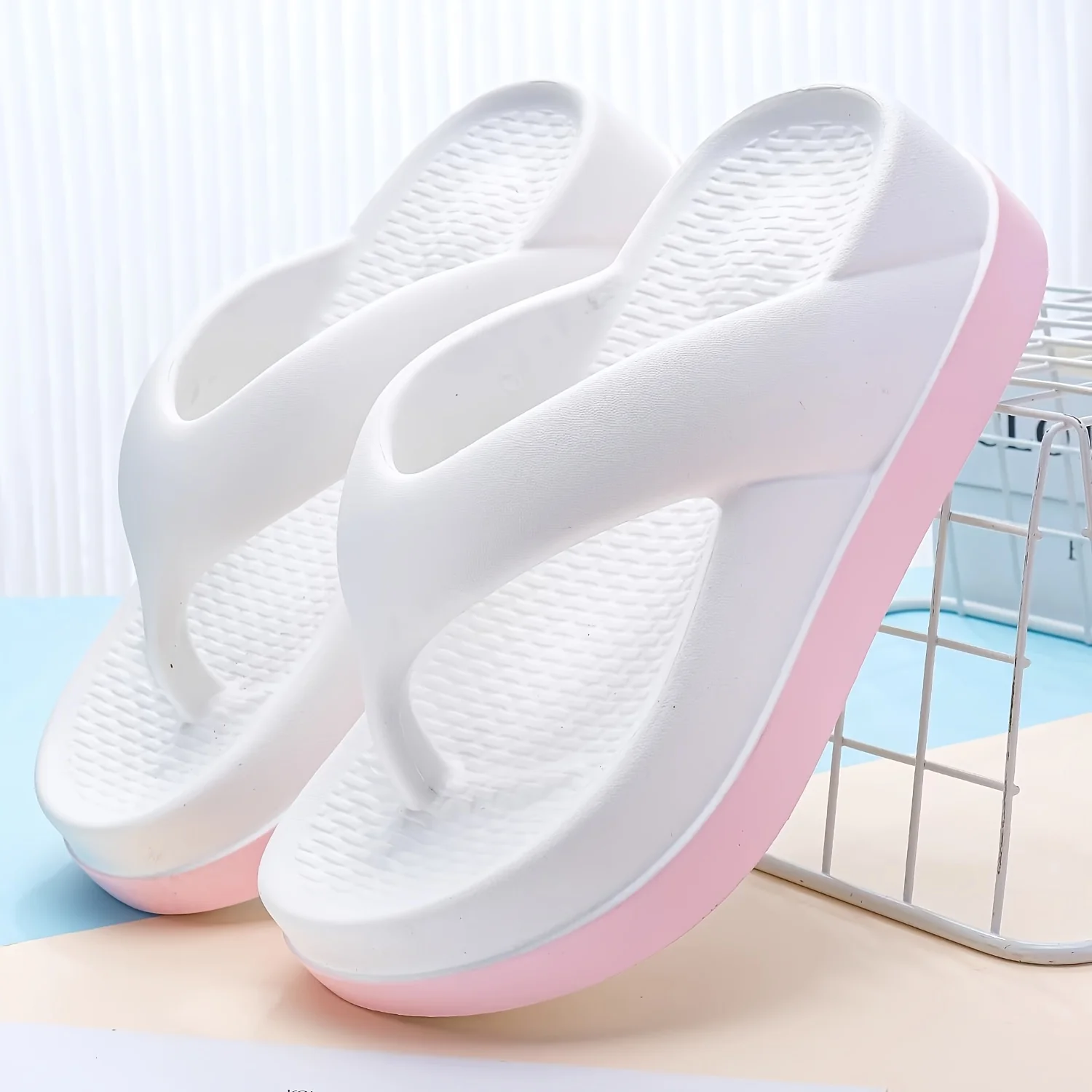 Woman flip flops Popular Design Shoes 2026 trend Casual Platform Sandals non-slip Outdoor slippers Unique features Flat sandals