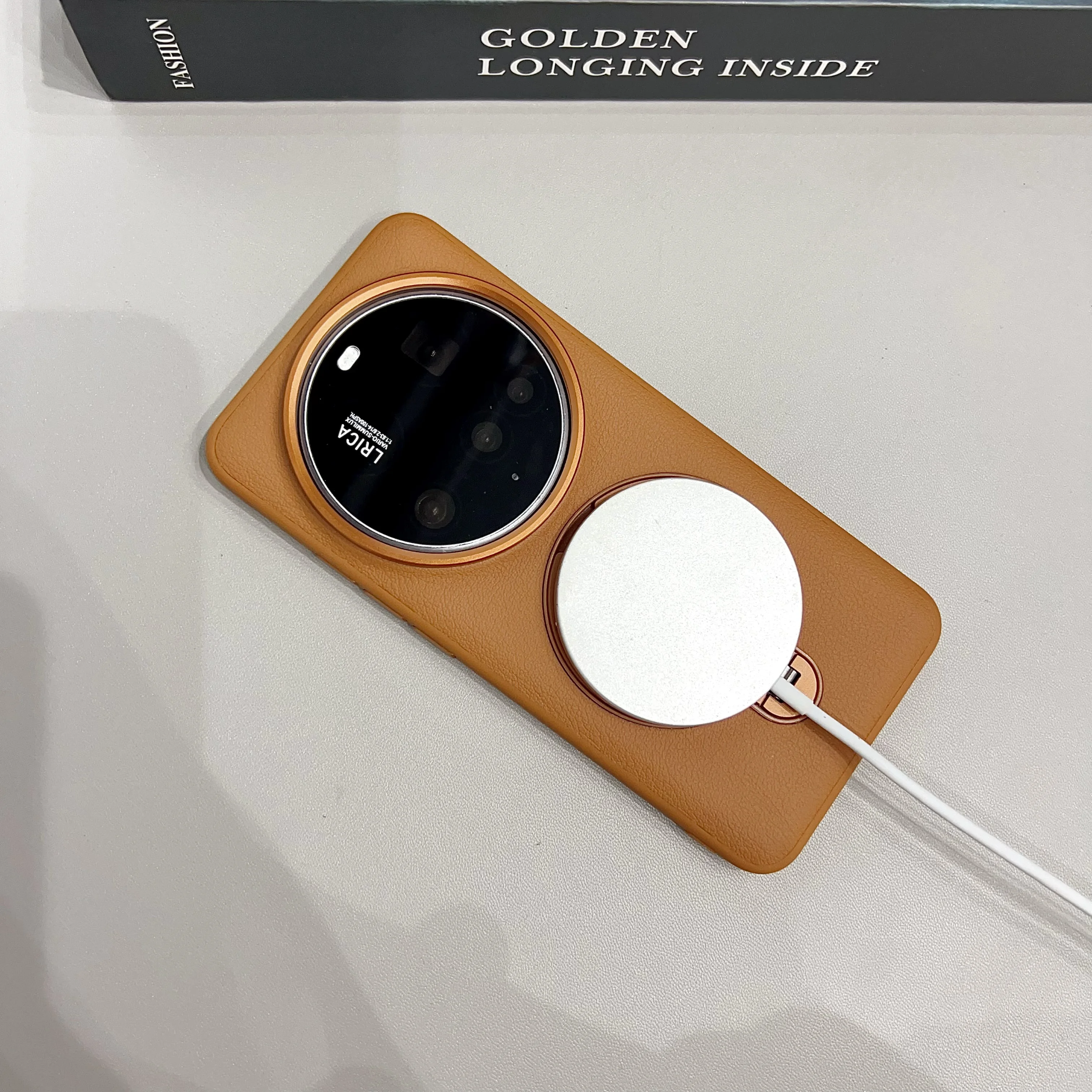 جراب هاتف Xiaomi 15 Ultra 14 مصنوع من الجلد البني...