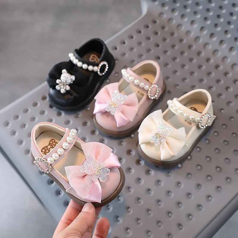 Cute Baby Shoes for Baby Girls Patent Leather Toddler Baptism Shoes with 3D Bear New Spring Fall Newborn Party H07292