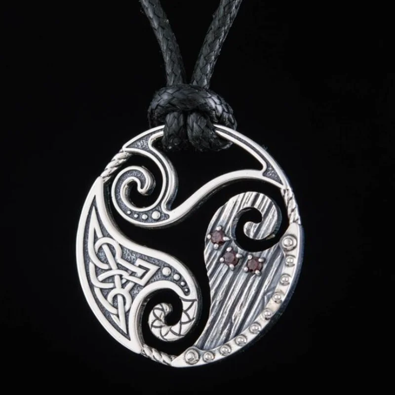 Nordic Viking Style High Quality Zinc Alloy Viking Rune and Red Diamond Pendant Necklace Retro Men's Viking Amulet Jewelry Gift