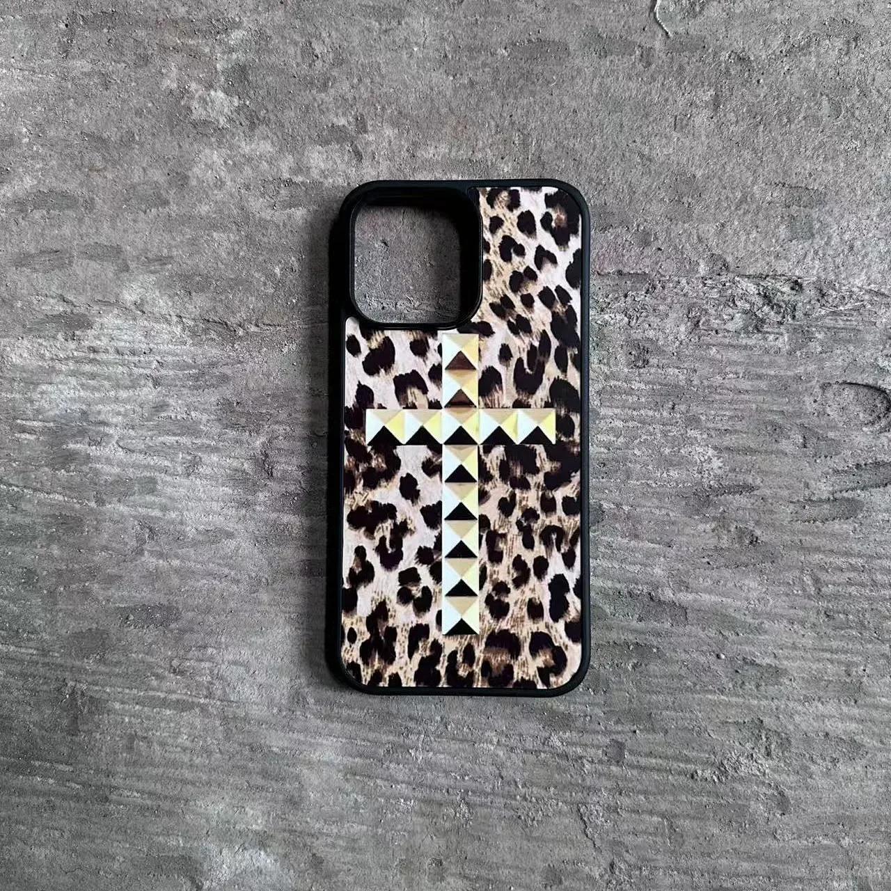Leopard Print Kawaii Anime Girl Cross Art Phone Case - Y2K Simple Cover