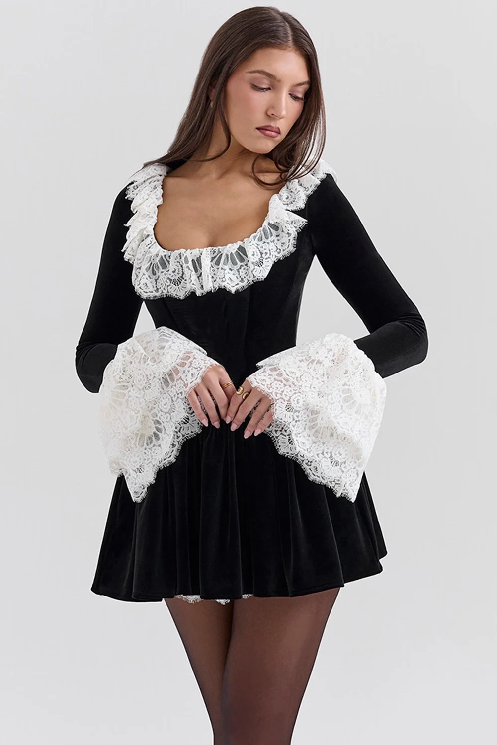 Sexy Square Neck Lace Velvet PatchWork Bodycon Dress For Women Elegant Autumn/Winter Long Sleeved Pleated Slim Vestido