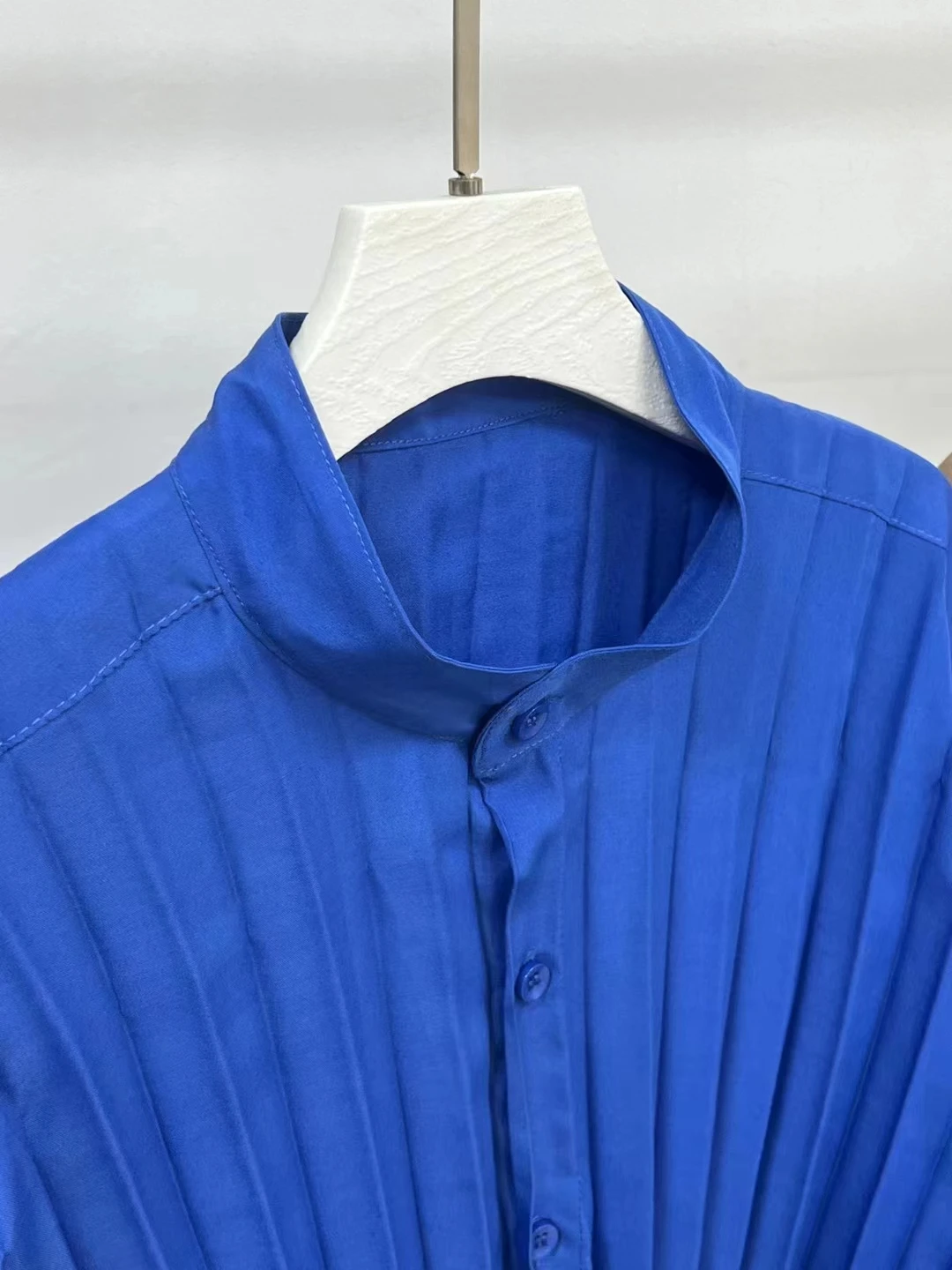 Men Summer Shirt Short Sleeve Lapel Pleats Pleated Solid Color Business Casual Blouse Short Jacket