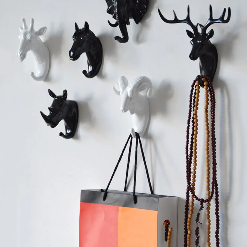 Vintage-Style Deer Head Wall Hanging Hook for Clothes and Accessories