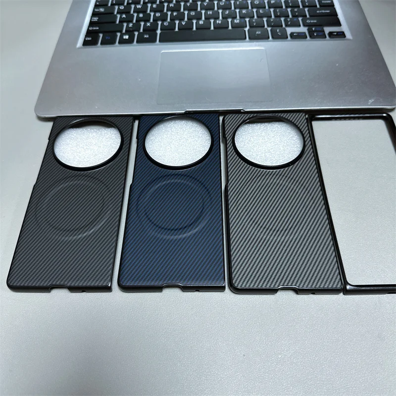 Magnetic Carbon Fiber Texture Leather Case with Magsafe Compatibility - Shockproof and Wireless Charging Ready