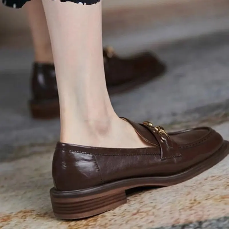 Spring and Fall Luxury Metal Chain Oxfords Ladies Elevated Height Increase Flats Woman Small Leather Shoes Pointed Toe Loafers