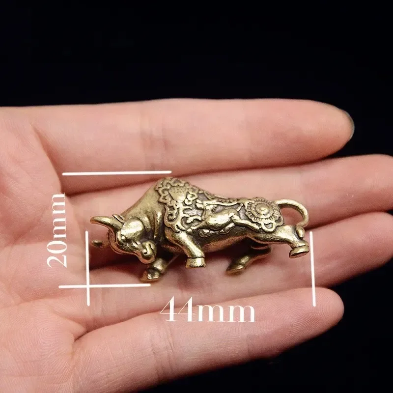 Creative Miniature Brass Bull Ornament Retro Copper Bull Sculpture Home Office Desk Decoration Fuuny Cow Figurines Brithday Gift