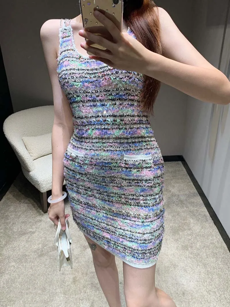 

Academy style fashion, casual temperament, versatile trend, daily commuting, simple and age reducing striped vest and dress