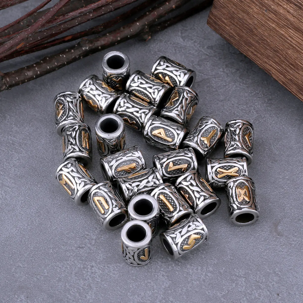 스테인레스 스틸 바이킹 룬 비즈 24 pcs/lot 6mm 머리 또는 수염 남성과 여성 구슬 작은 패션 쥬얼리 선물 도매