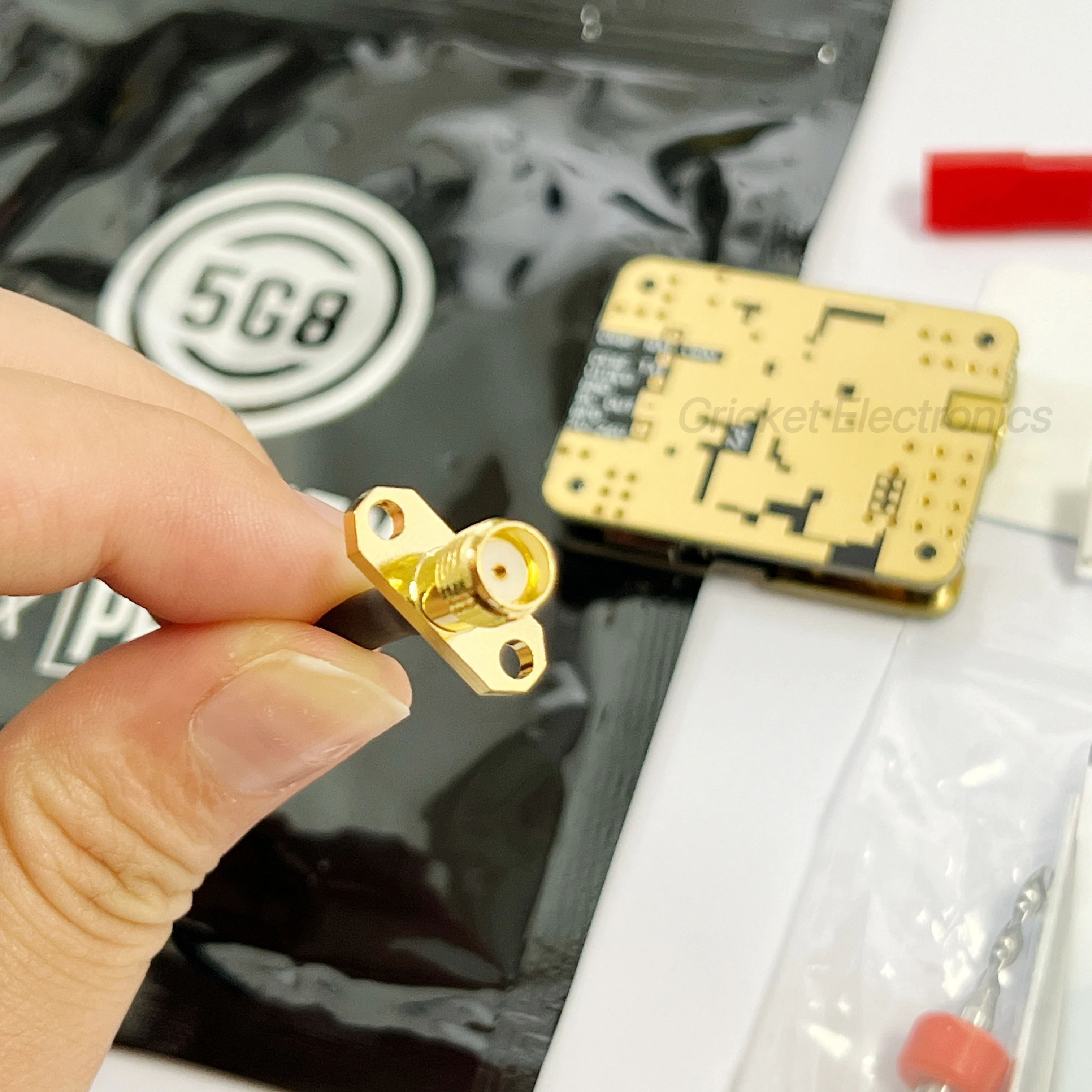 Connecteur MMCX et câble antenne fournis avec l'émetteur vidéo FPV TBS UNIFY PRO32