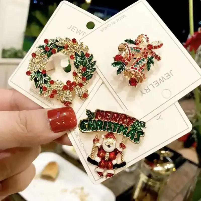 

1 Pc Cute Diamond Studded Brooch Christmas Special Design Santa Claus Personalized Brooch Clothing Decoration Elk Cartoon Badge