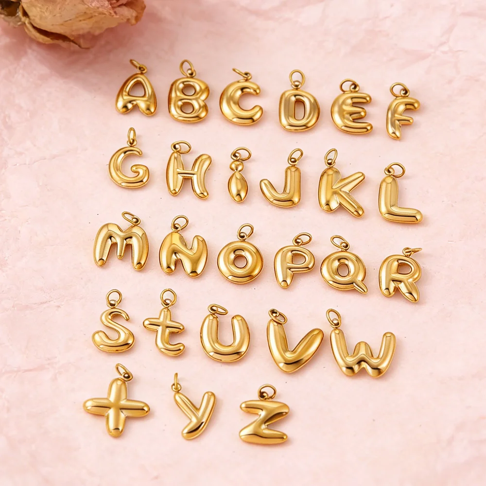 Hochwertiger minimalistischer Schlüsselanhänger aus Edelstahl mit goldenen Blasenbuchstaben, DIY-Halskette, modischer Damenschmuck, Geschenk, Trend 2026