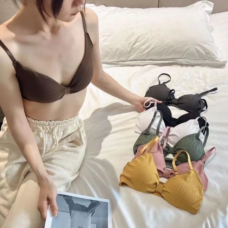 

It's An All-fit, Threaded, Backless Bra with No Underwire Straps for Women with Small Boobs and Push-up Triangle Cups