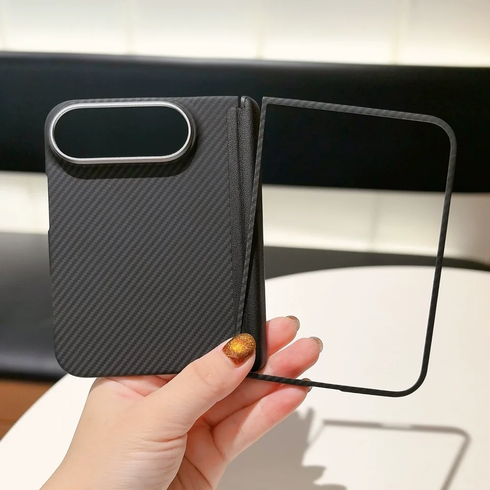 Ultra-Thin Magnetic Aramid Fiber Protective Phone Case with Carbon Texture