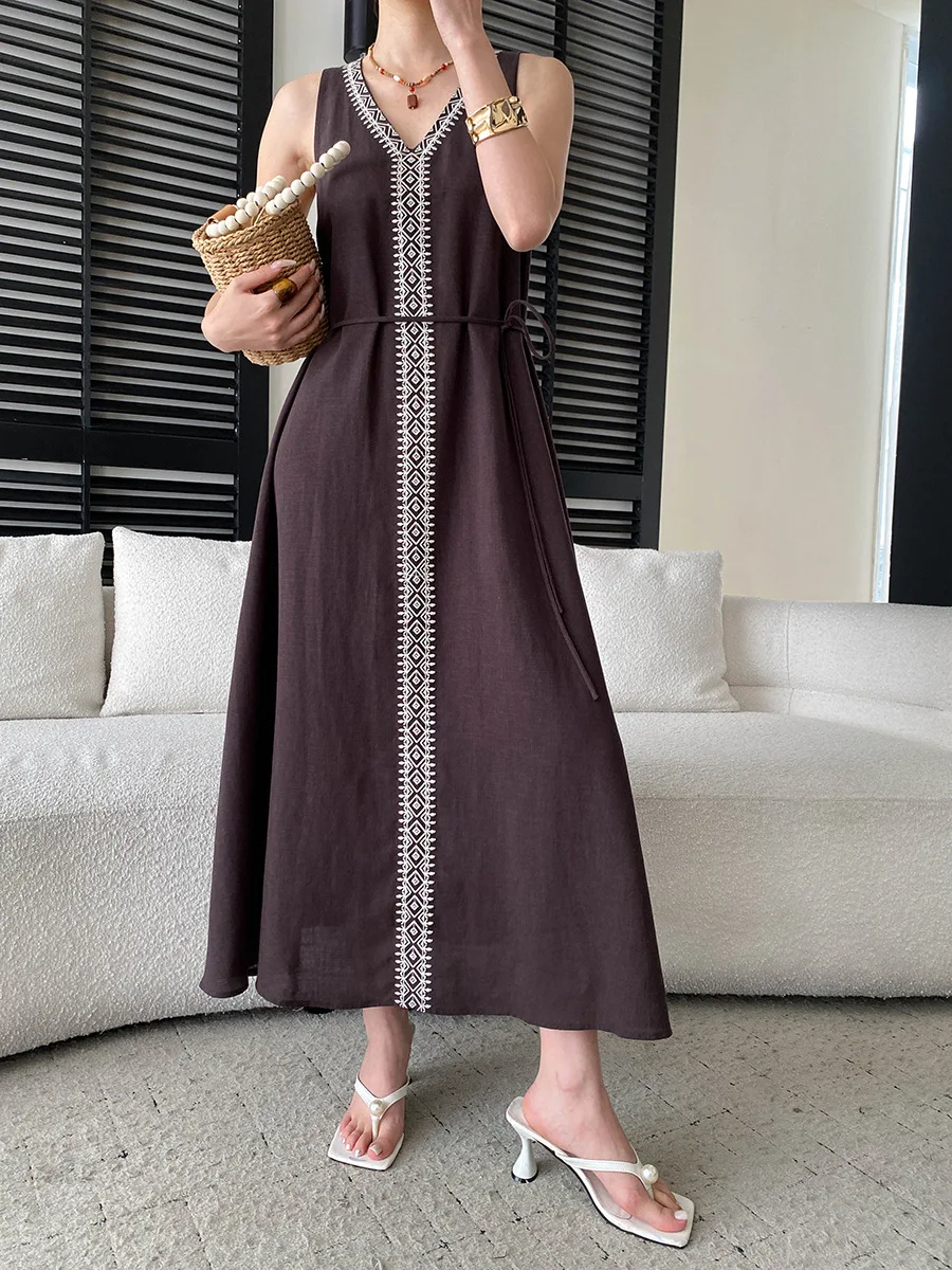 Frühlings- und Sommerkleid für Damen, lässig, einfarbig, V-Ausschnitt, Bohemian-Stil, bestickter Bund, ärmellos