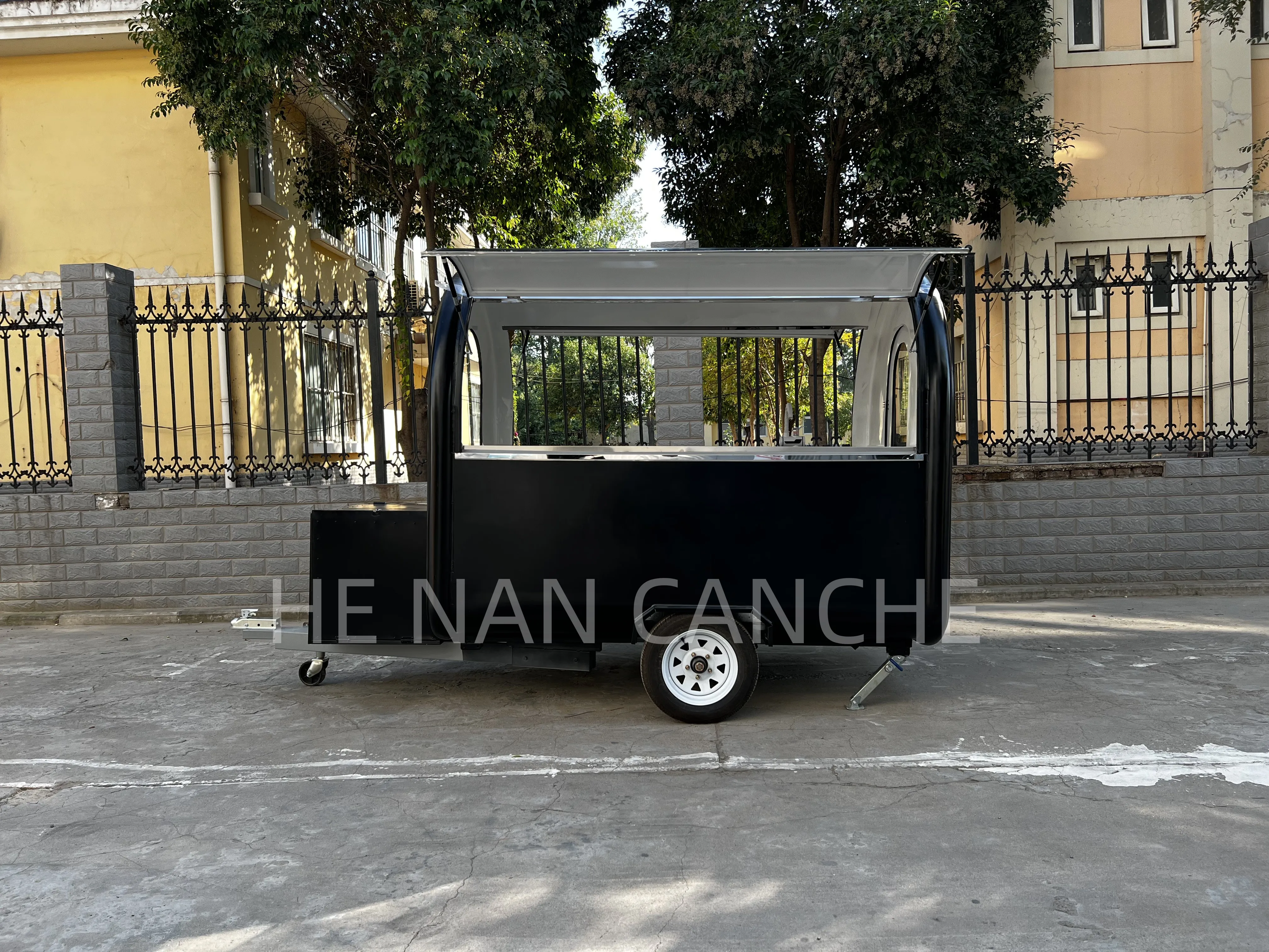 CE Approved semi -trailer 2.5 wheels food truck, cheap food trailer mobile food carts with VIN