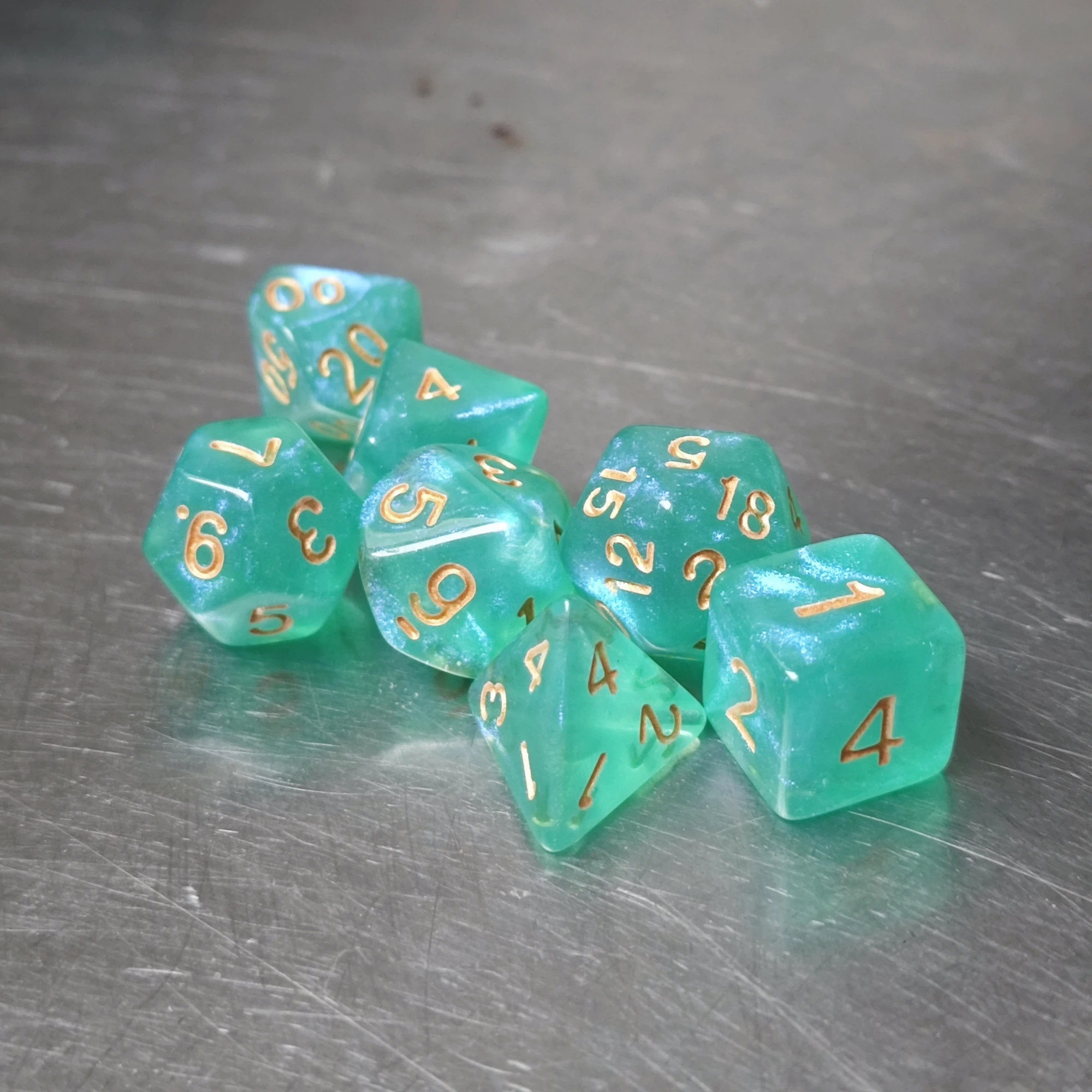 7 개/대 녹색 그라디언트 별이 빛나는 하늘 다면체 주사위 D&D COC 주사위 D4 D6 D8 D10 D% D12 D20 테이블 게임 DND RPG