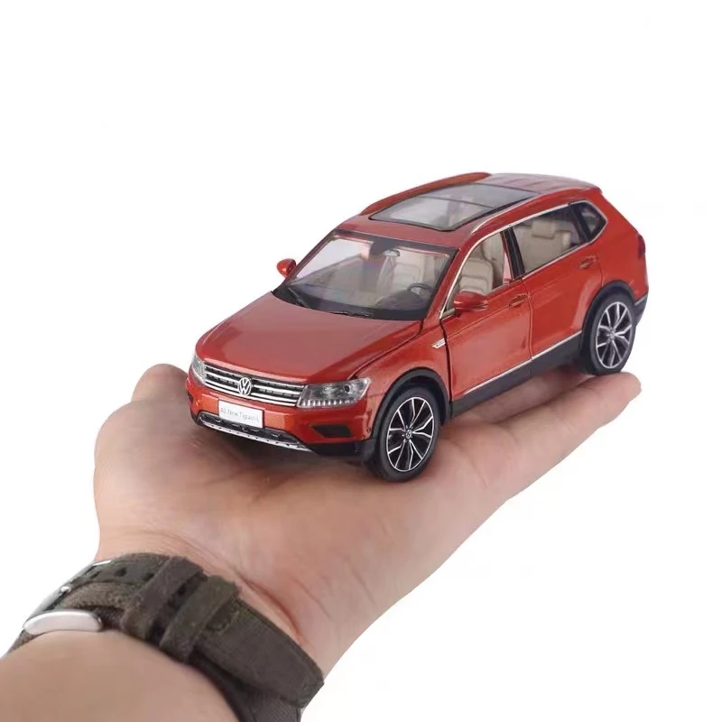 WELLY 1:32  VW TIGUAN SUV Alloy Car Diecasts & Toy Vehicles Car Model Sound and Light Pull back Car Toy For Kids Gift Ornaments 2