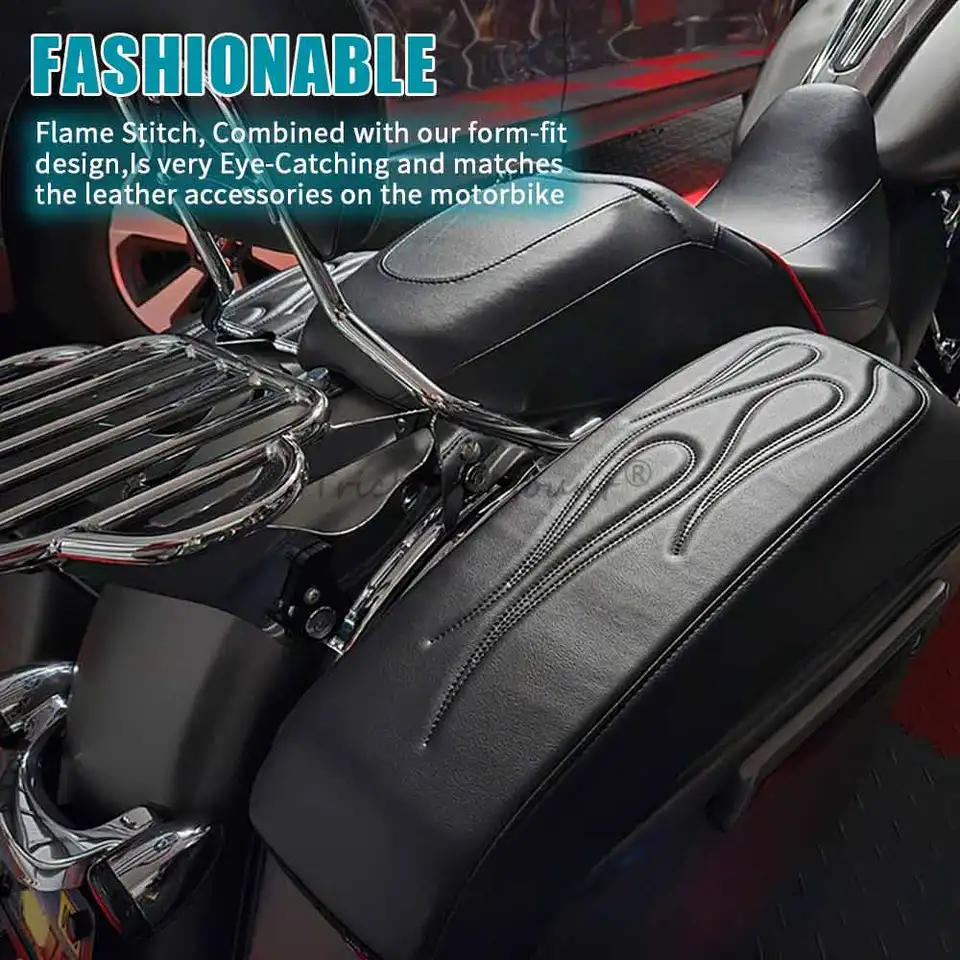2 Riflettori Di Sicurezza Per Borse Laterali Moto Harley Touring/Street Glide/Road Glide 2014-2023 - Colore Rosso