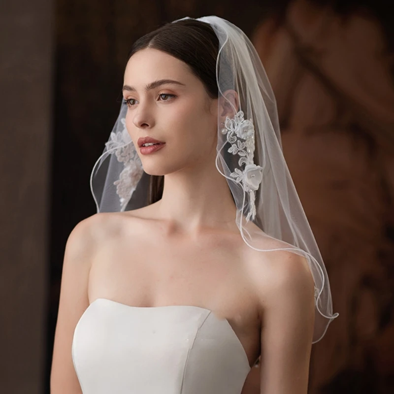 Рисунок 3 - Белая свадебная фата с расческой для волос