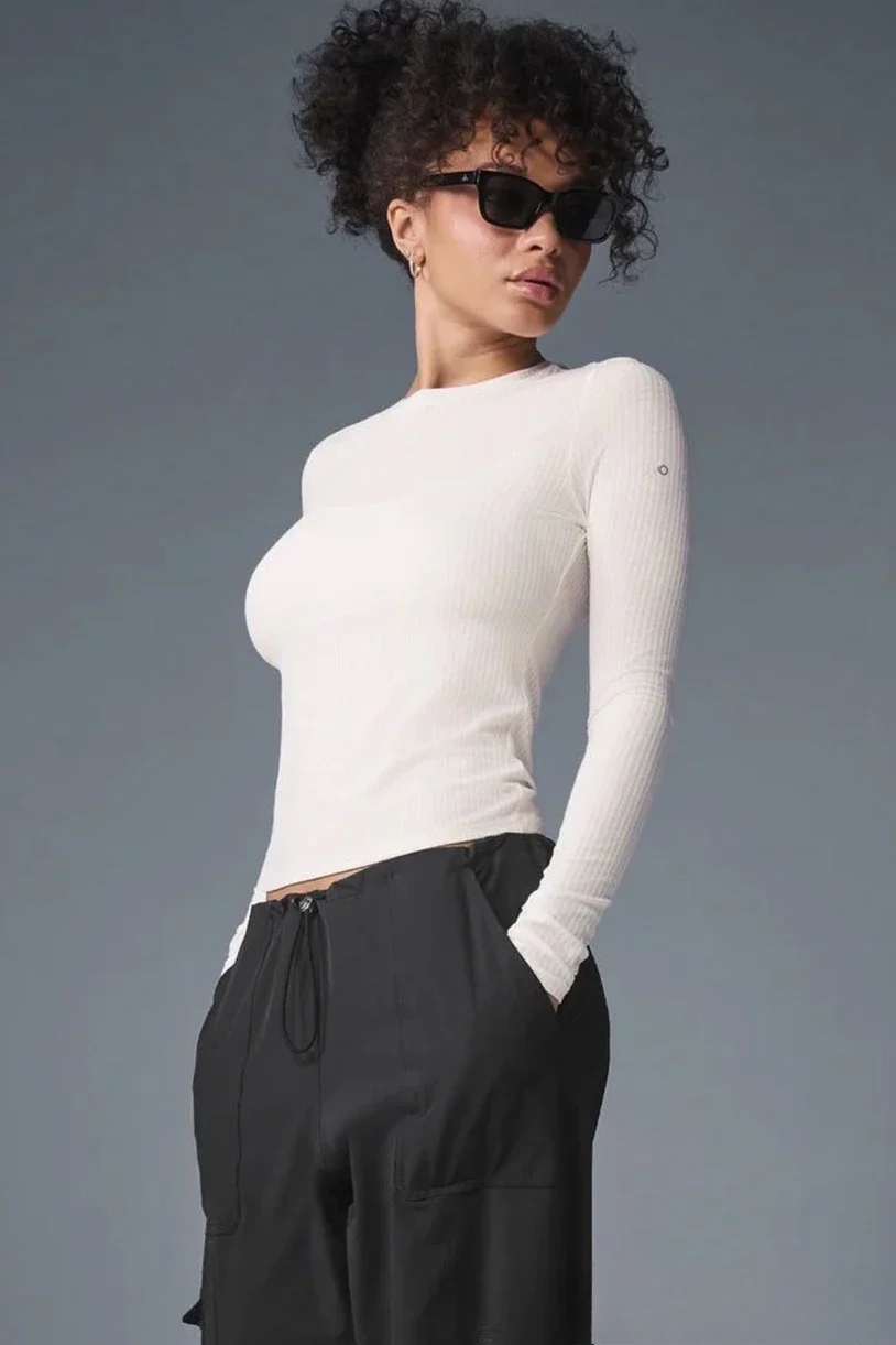 تي شيرت نسائي أسود بأكمام طويلة لليوجا للربيع والص...