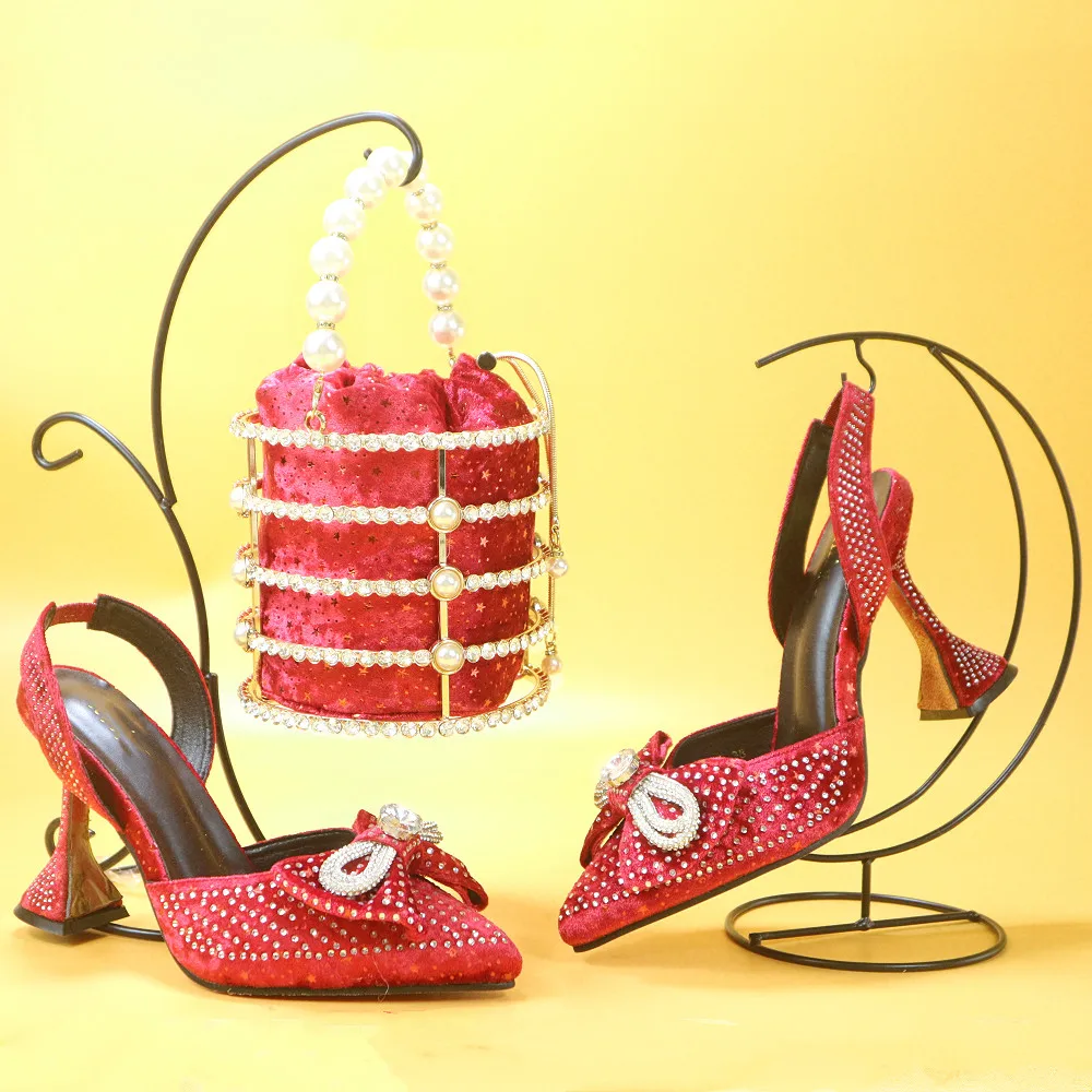 

Italian Fashion Design High Heel Pointed Ladies Shoes And Decorate With Crystals Dual-use Bags Wedding Party Set