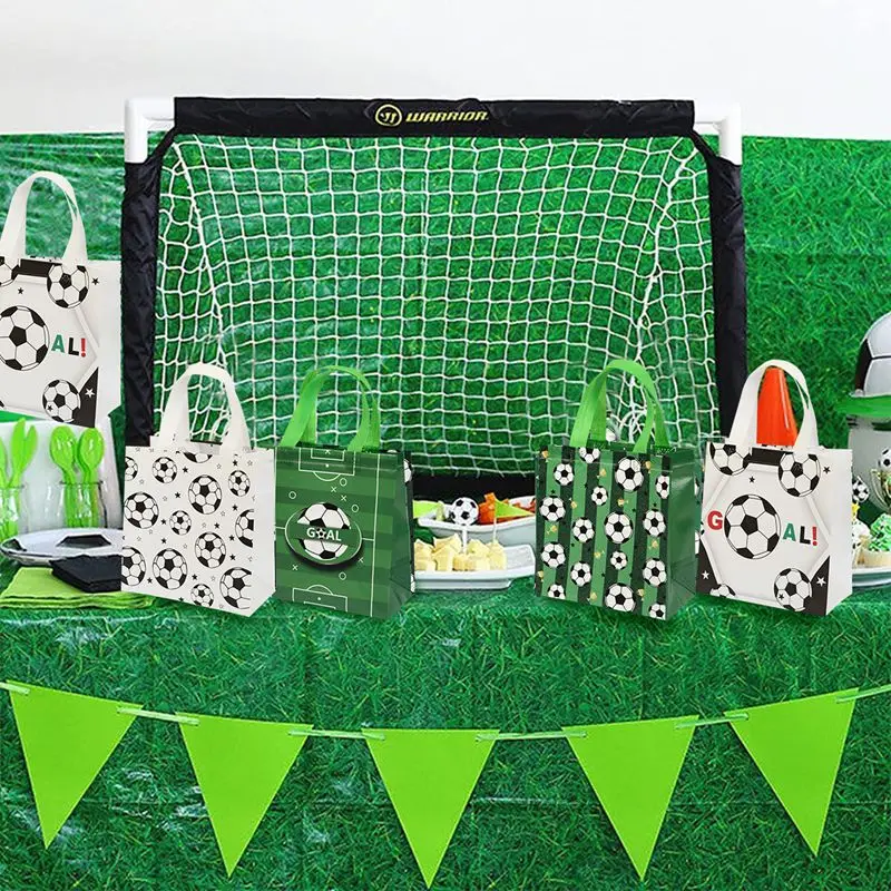 4 Stück Geschenktüten im Fußball-Stil, Vlies-Tragetaschen mit Fußball, Mehrzweck-Geschenkverpackungszubehör, Goody Bag, Geburtstagsfeier – Detail 10