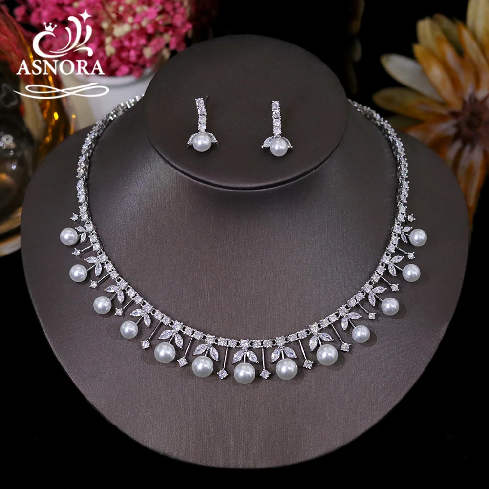 

Classic 2pcs Cubic Zirconia Round Shape Bride Sets for Women Elegant White Pearls Necklace Earrings Wedding Dress Jewelry