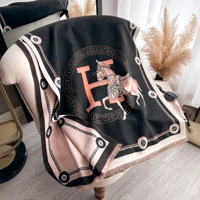 Luxury Winter Cashmere Scarf Women 2024 Design Warm Pashmina Blanket Poncho Scarves Female Carriage Shawl Thick Foulard Bufanda 2