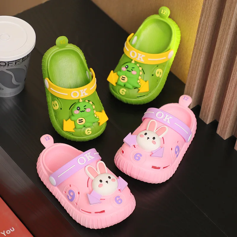 New Slippers Fashion Versatile Summer Girl Shoe Comfort Waterproof Cartoon Boy Shoes Soft Soled Non Slip Indoor Sandals Klapki