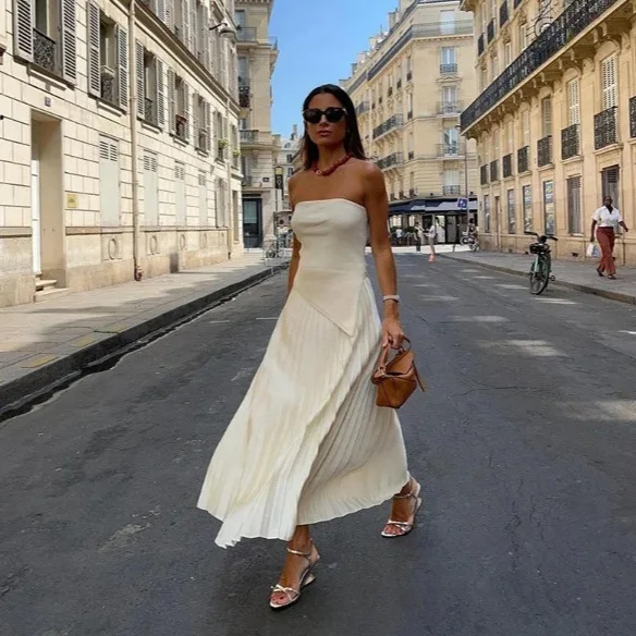 

Женский модный костюм, элегантная юбка, повседневный Универсальный облегающий комплект из 2 предметов с бюстгальтером и плиссированной юбкой, лето 2024