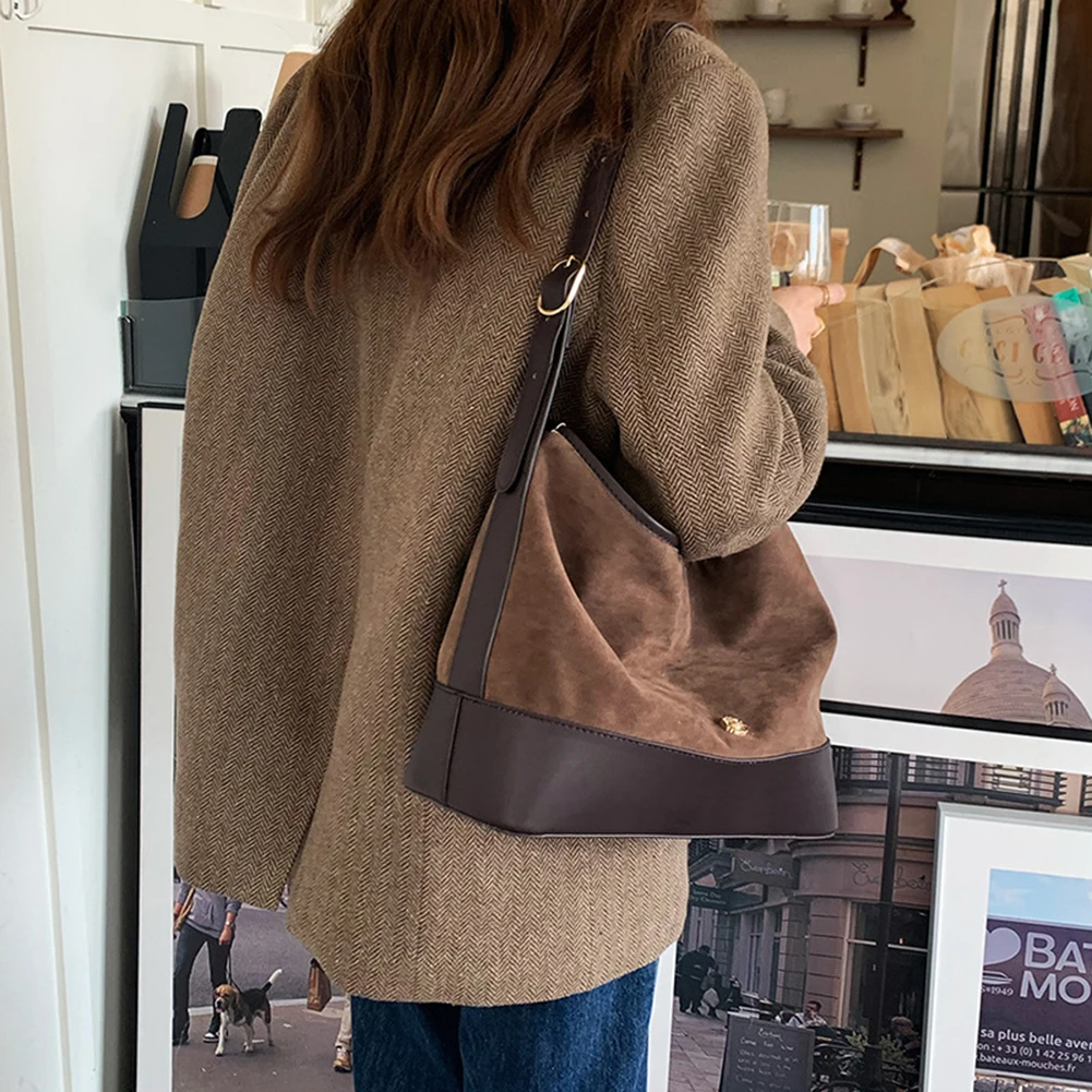 Рисунок 4 - Женская сумка через плечо высокого