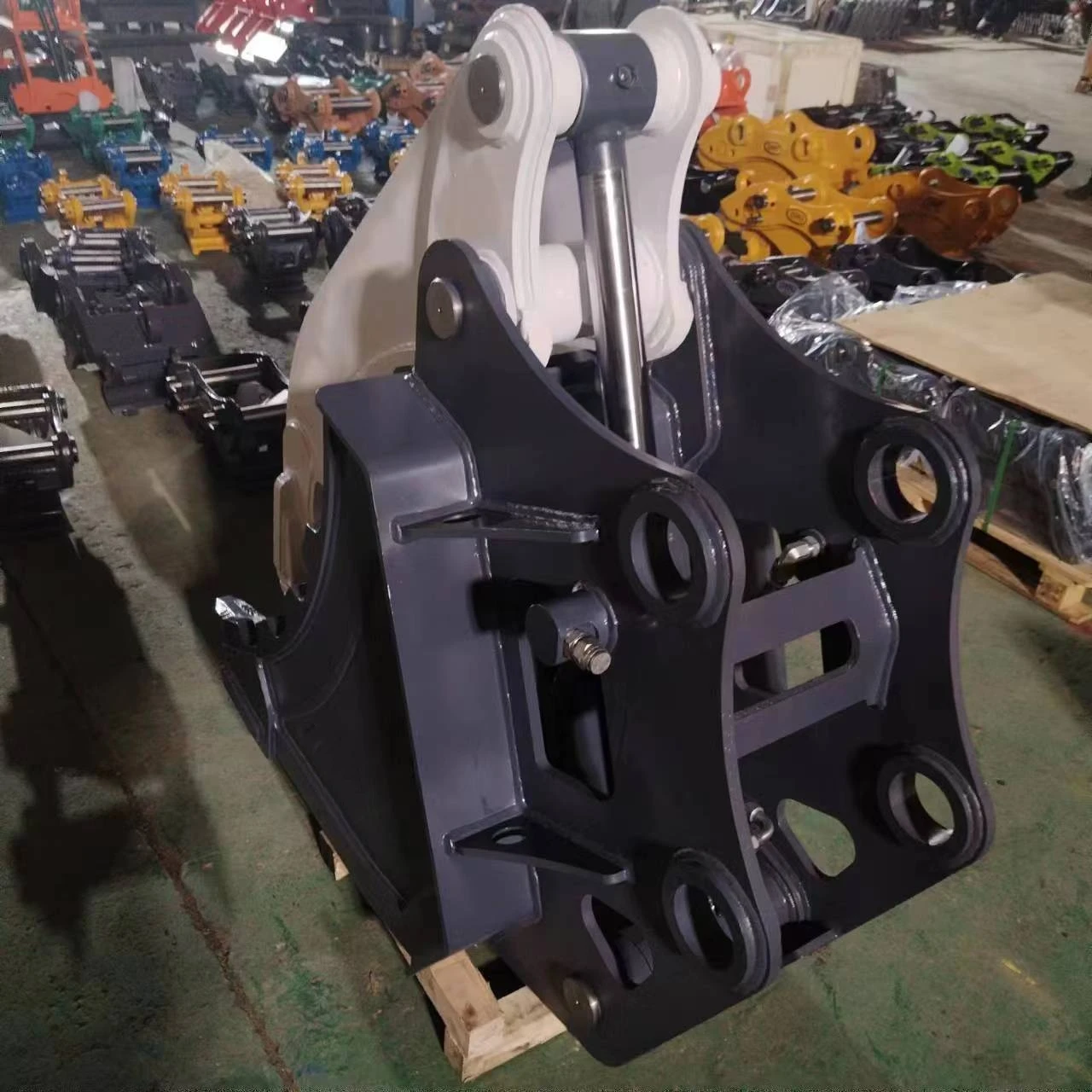 ProductsExcavator Hydraulic Thumb Grab Bucket For 10-15 Ton Excavator