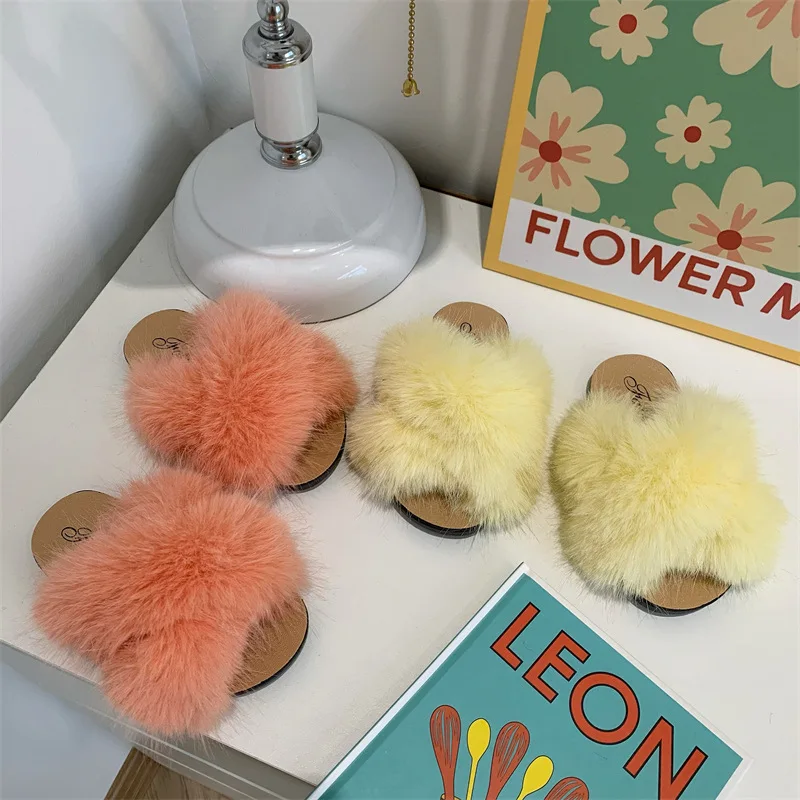 

Kids Fluffy Slippers Winter Fashion Soft Plush Modern Slippers Indoor Flat with Shoes for Girls