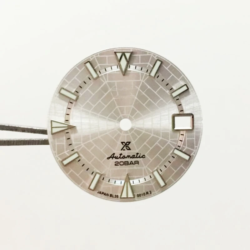 

Watch Accessories 28.5mm Spider Web Dial Modification for Japan NH35 Automatic Movement Sun Pattern Green Luminous