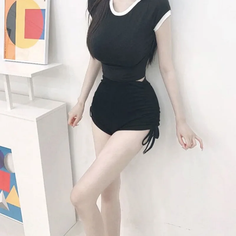 2024 Summer New Drawstring Wrap Hip Show Body Fashion and Sports Reduce Age High Waist Show Slim Shorts for Women