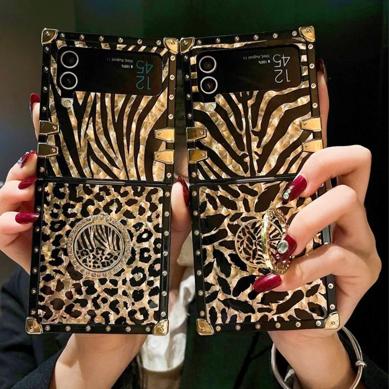 

Luxury Gold Glitter Leopard Pattern Square Phone CaseFor Samsung Galaxy Z Flip 4 Ring Holder Z Flip 3 Diamond Bracket Hard Cover