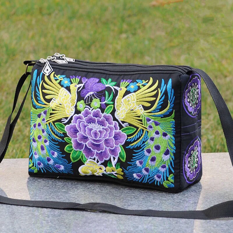 2023 New Embroidered Flowers Messenger Bag Women Bag Canvas Mom Crossbody Bags Small Bag Mobile Phone Bag Coin Purse