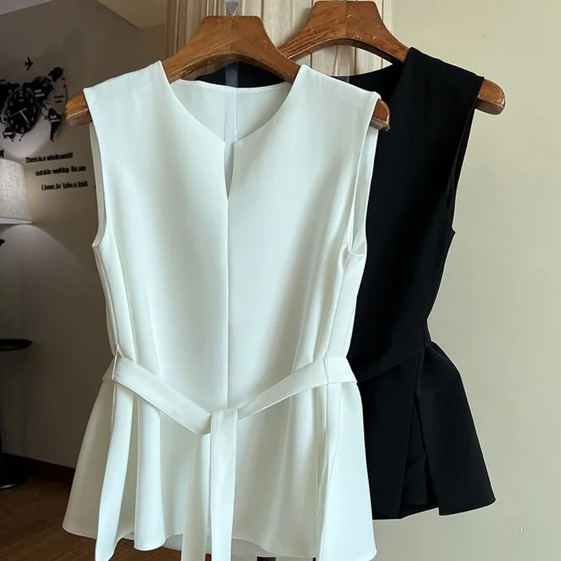 Shirt women's clothing 2024 summer new white minimalist temperament wrinkle resistant sleeveless high-end waistband top