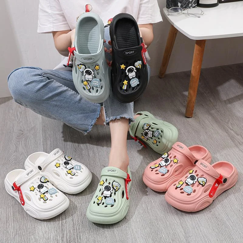 

2024 Designer Men Summer Sandals Women Clogs Home Platform Garden Slippers Casual Slides Soft Sole Light Beach Crock Slipper