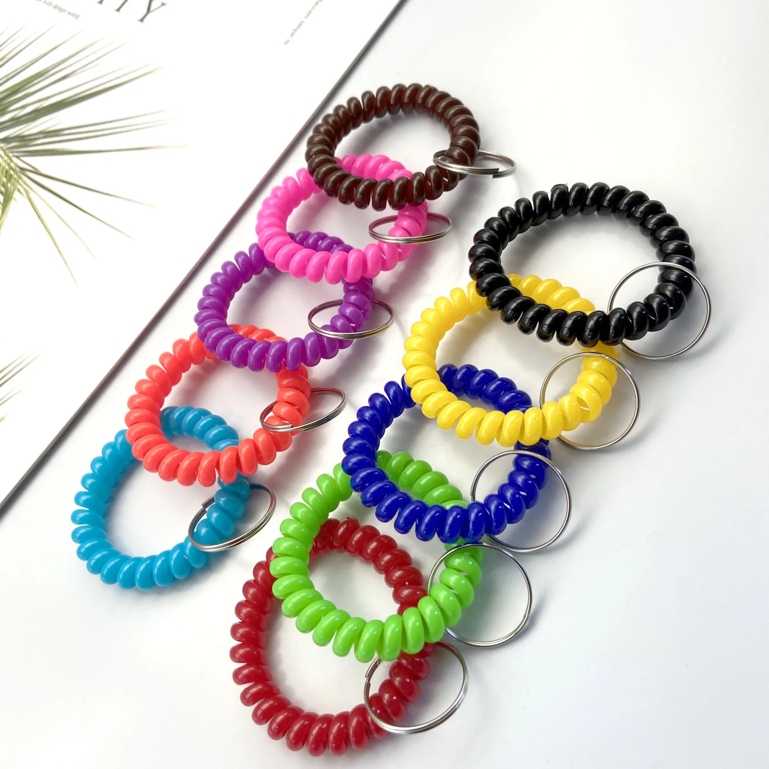SwirlColor Portachiavi Spirale, 9 Pezzi Portachiavi a Elastico Multifunzionale Moschettone Retrattile