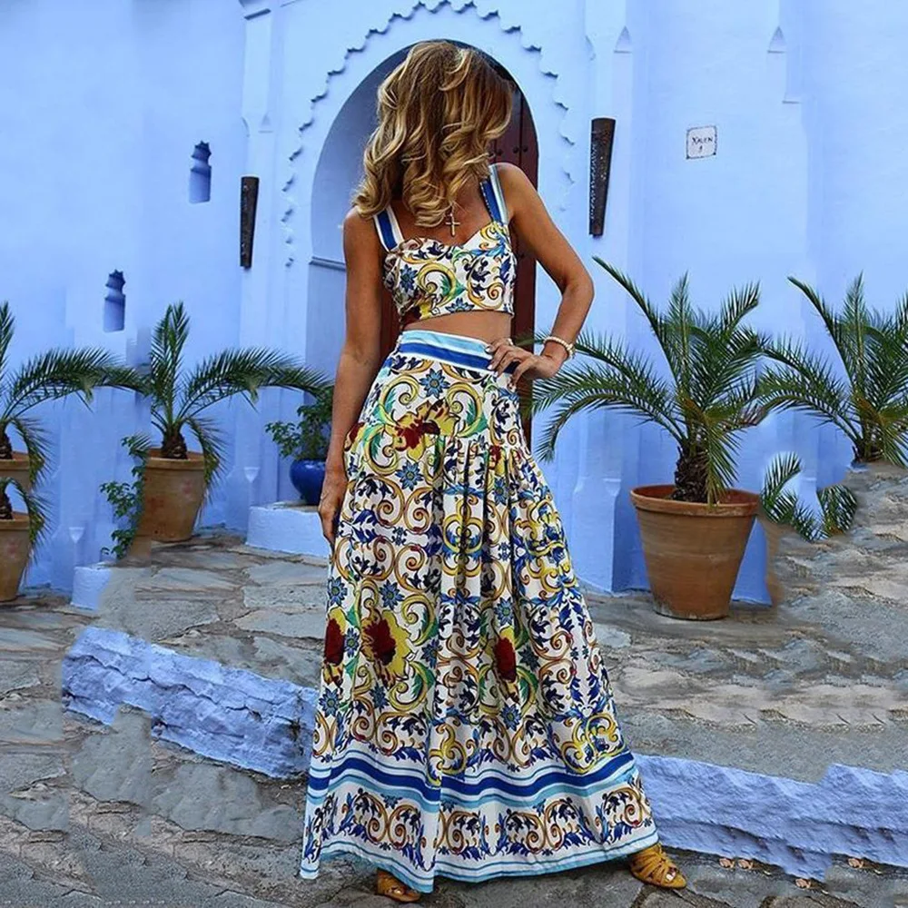 

Spring and summer 2023 new European and American women's sexy temperament suspender print dress suit two-piece beach skirt